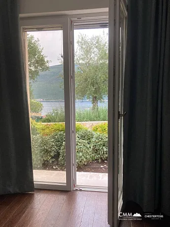 Modern Two-Bedroom Apartment by the Sea